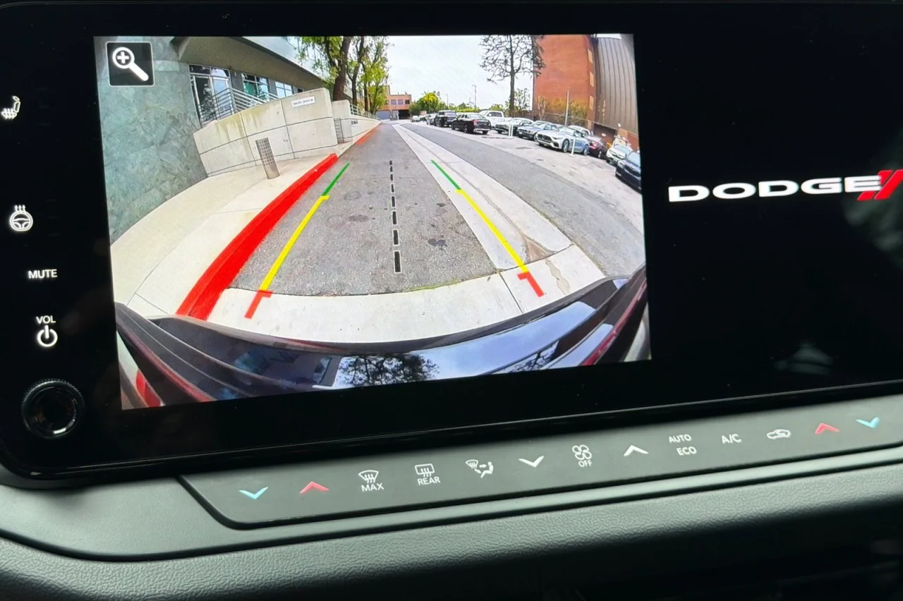 Used 2025 DIAMOND BLACK CRYST Dodge R/T image 18