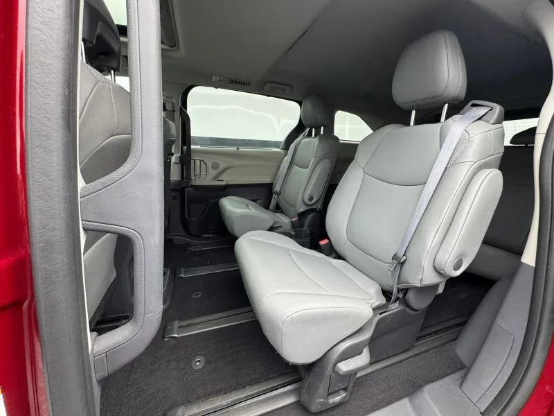 Used 2023  Toyota XLE Minivan 4D image 48