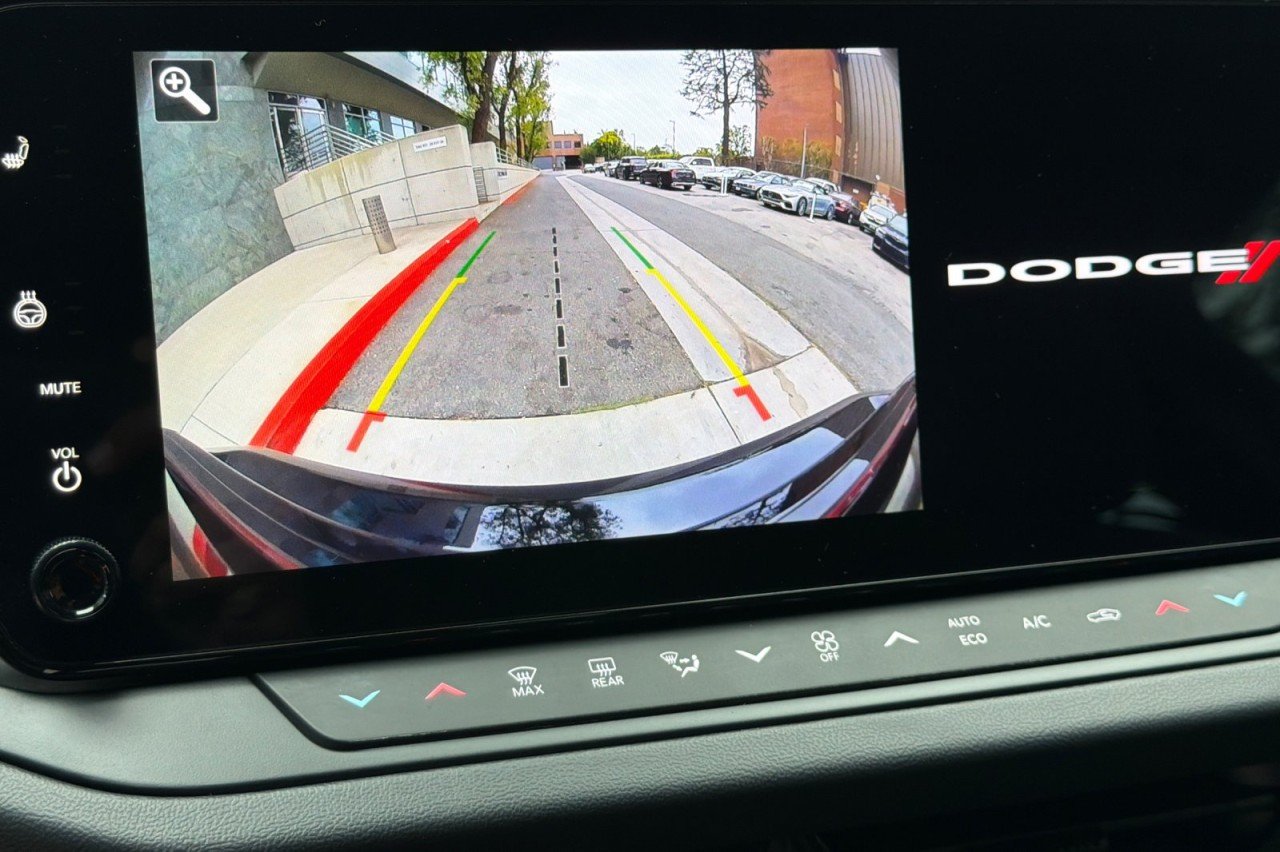 Used 2025 DIAMOND BLACK CRYST Dodge R/T image 18