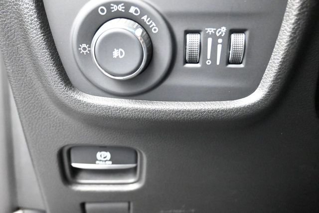 Used 2022 Gray Jeep Limited image 15