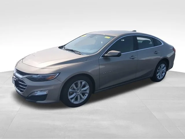 Used 2025 Mineral Gray Metallic Chevrolet 1LT image 1