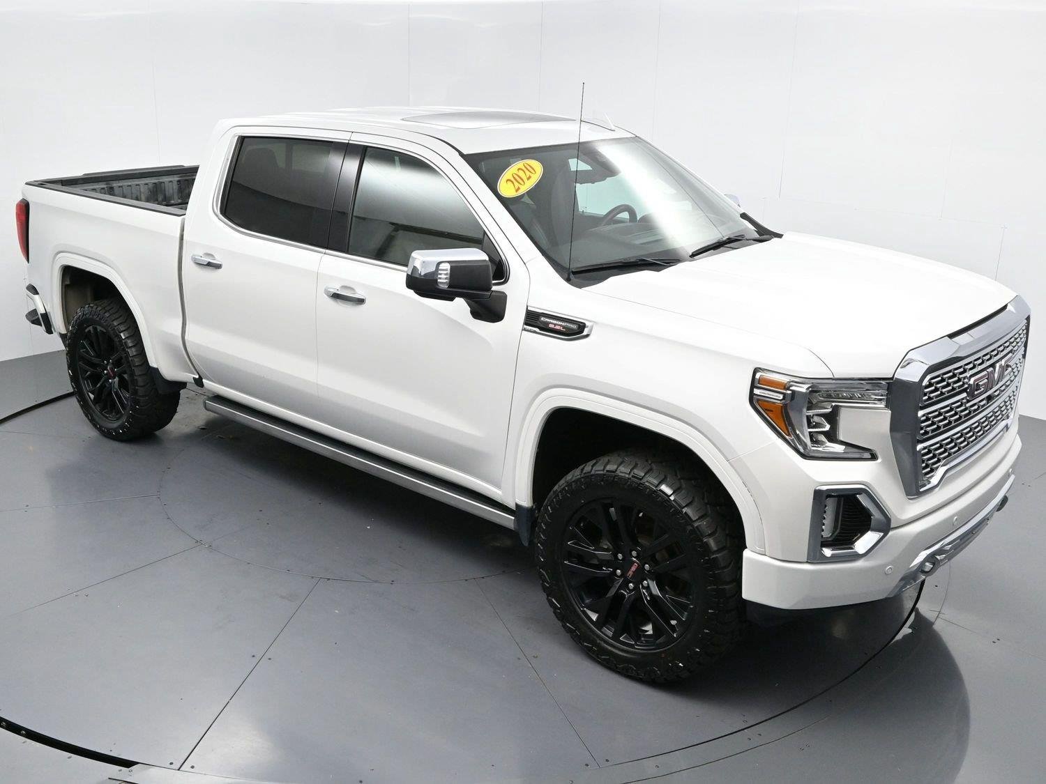 Used 2020 White Frost Tricoat GMC Denali image 42