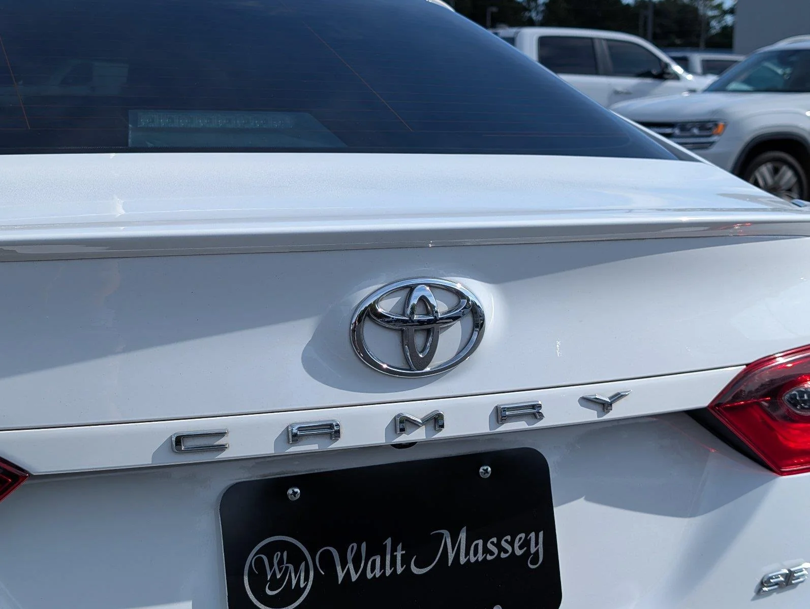 Used 2023 Ice Cap Toyota SE image 5