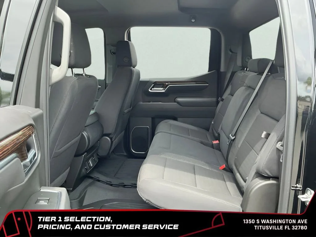 Used 2025 Onyx Black GMC Elevation image 28