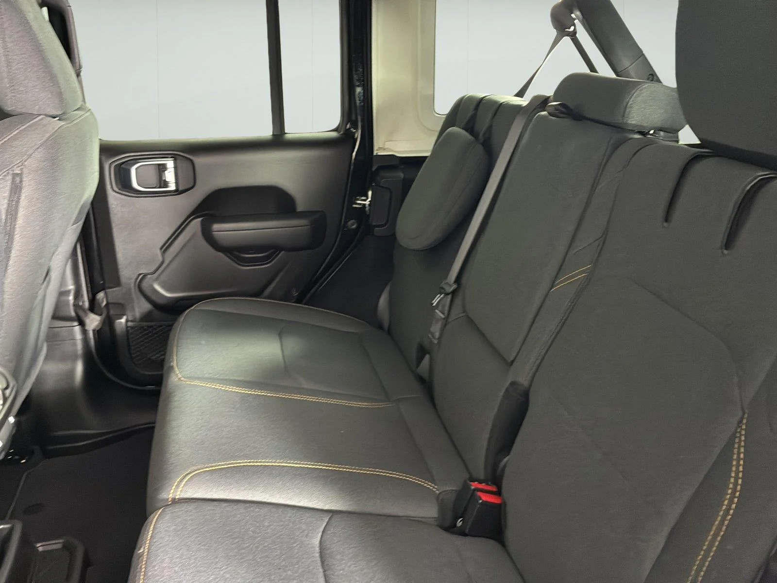Used 2025 Black Clearcoat Jeep Sport S image 22