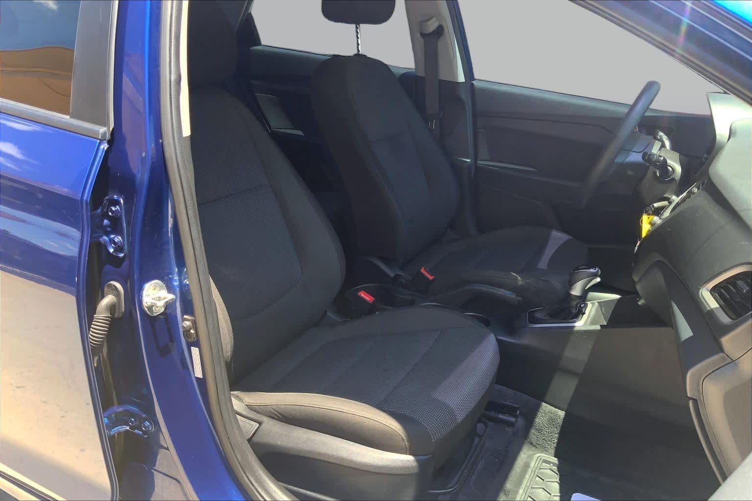 Used 2022 Admiral Blue Hyundai SE image 8