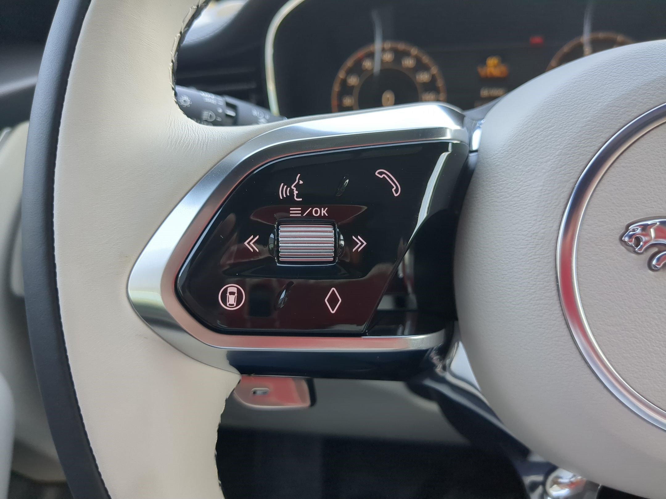 2026 Jaguar F-Pace R-Dynamic S - Photo 15