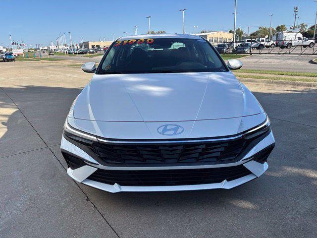 New 2026 Serenity White Hyundai SE image 34