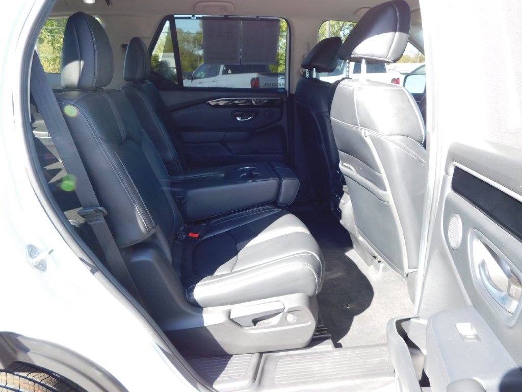 Certified Used 2025 Platinum White Pearl Honda AWD EX-L image 72