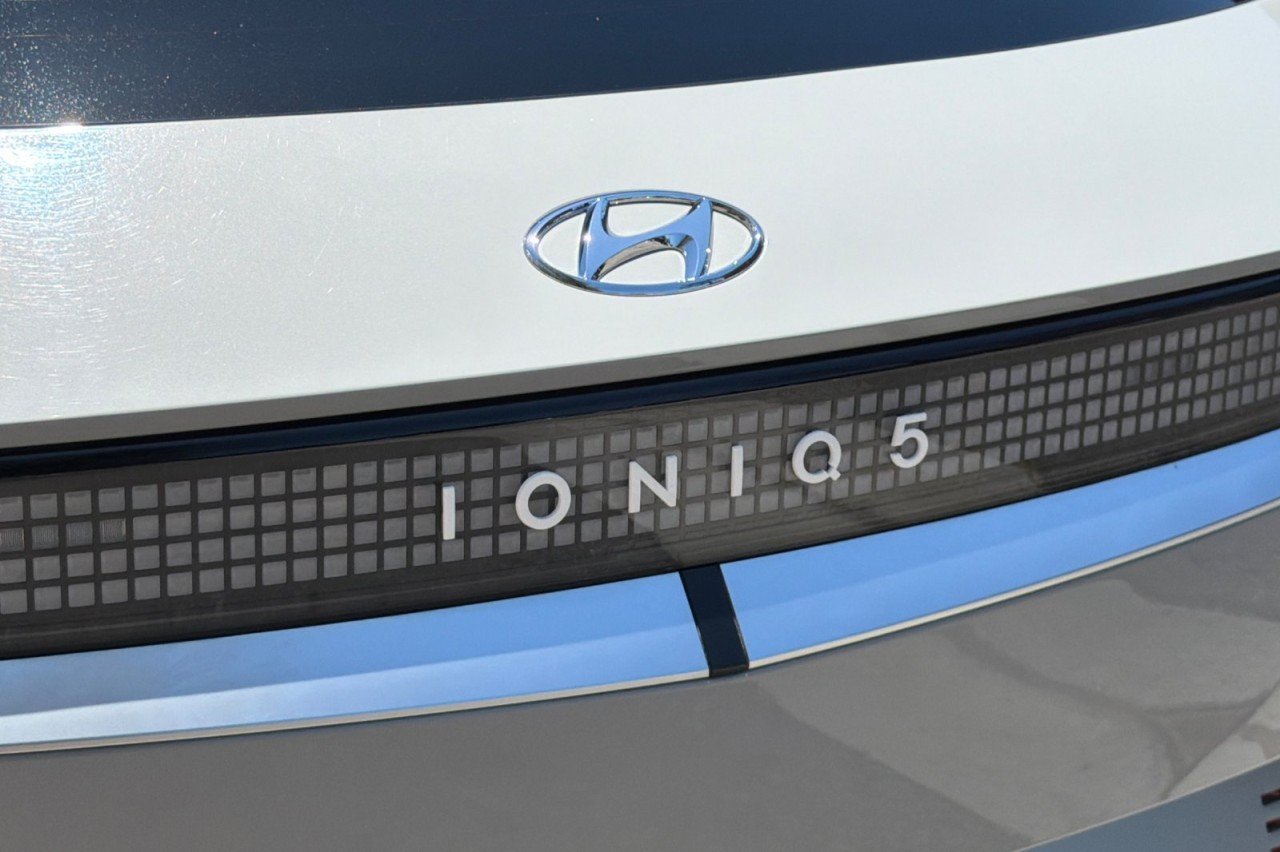 Used 2024 GRAY Hyundai Limited image 27
