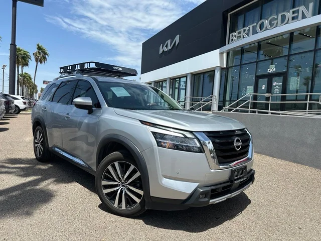 2023 Nissan Pathfinder Platinum