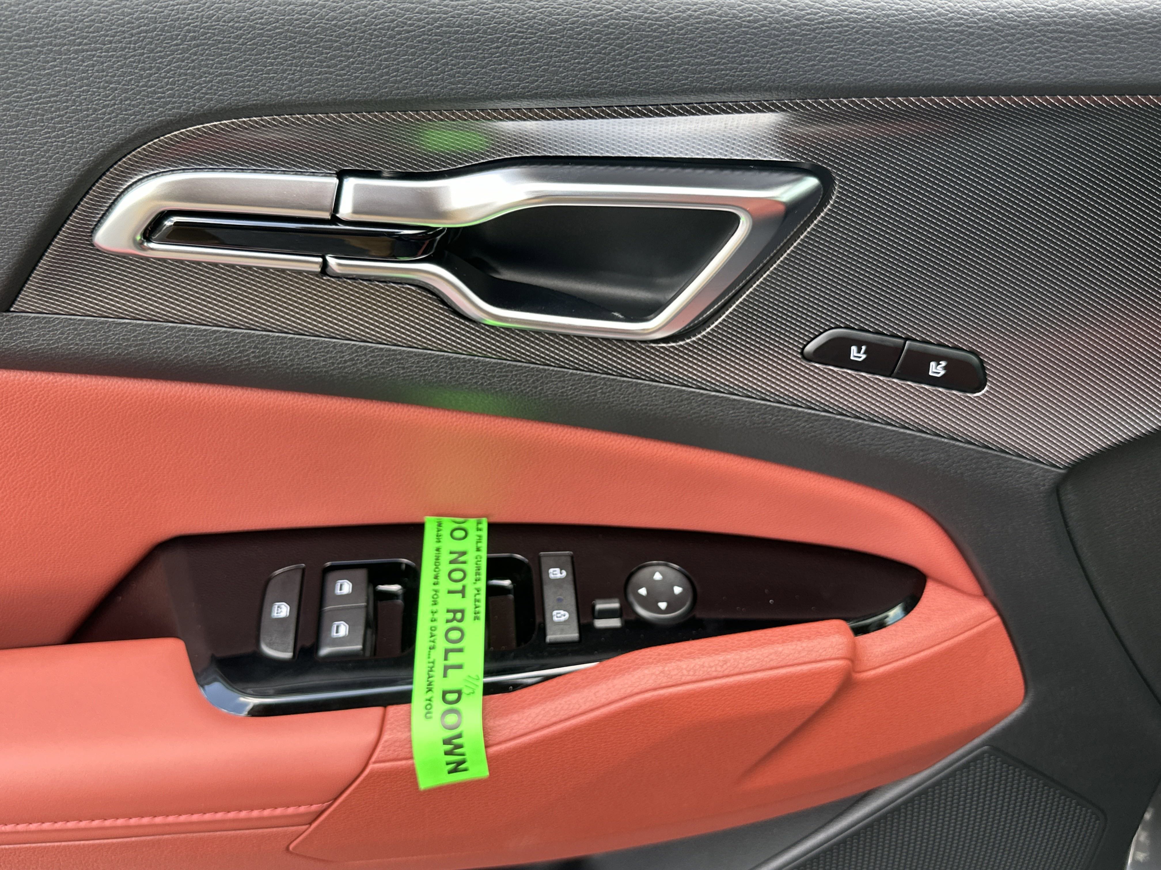2025 Kia Sportage SX Prestige Hybrid - Photo 12