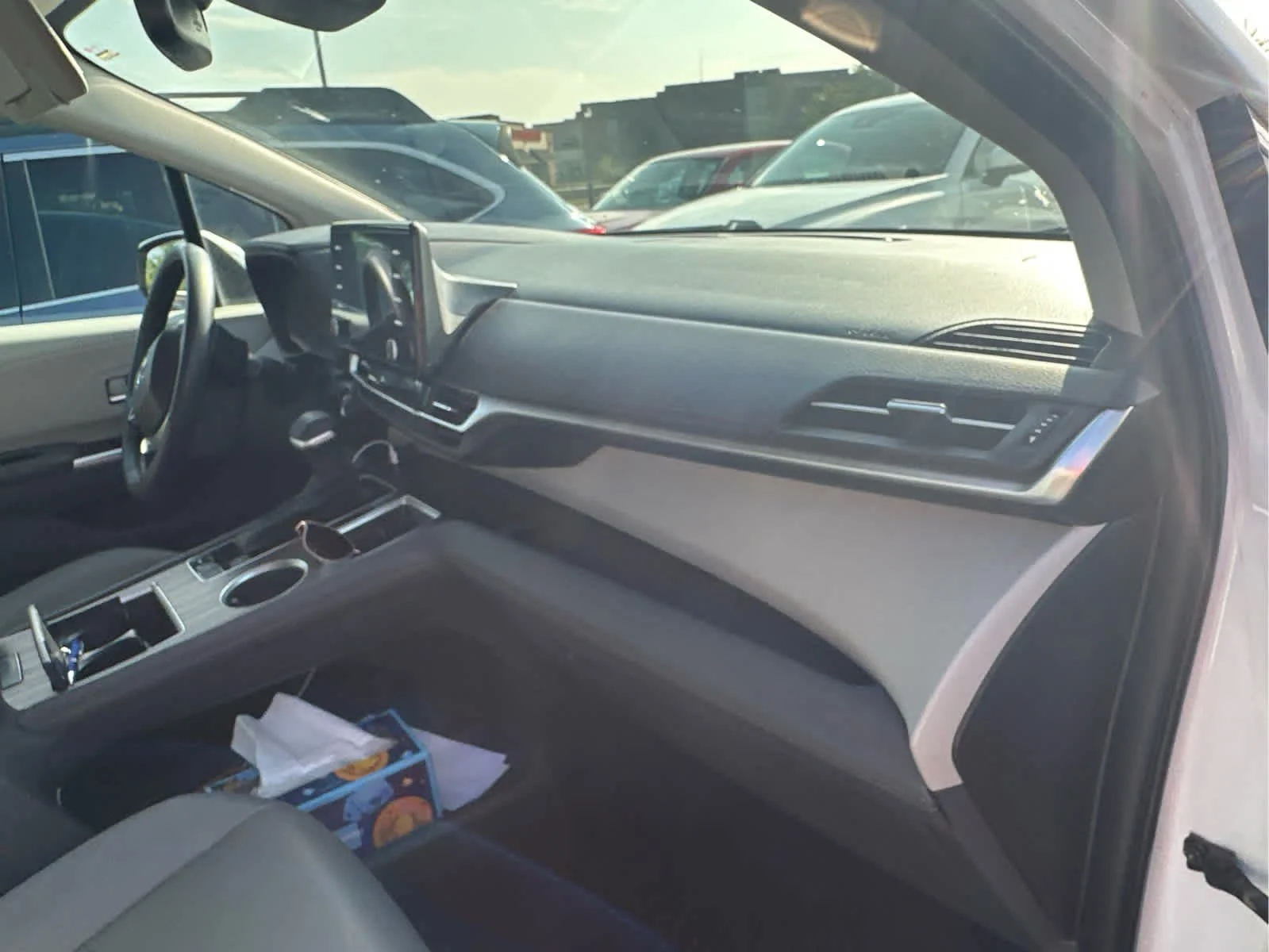 Used 2022 Wind Chill Pearl Toyota XLE image 11