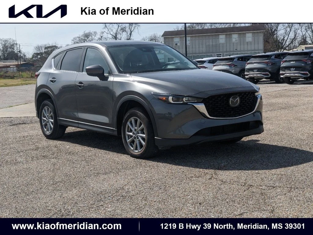 2023 Mazda CX-5 S Preferred package Auto AWD's photo