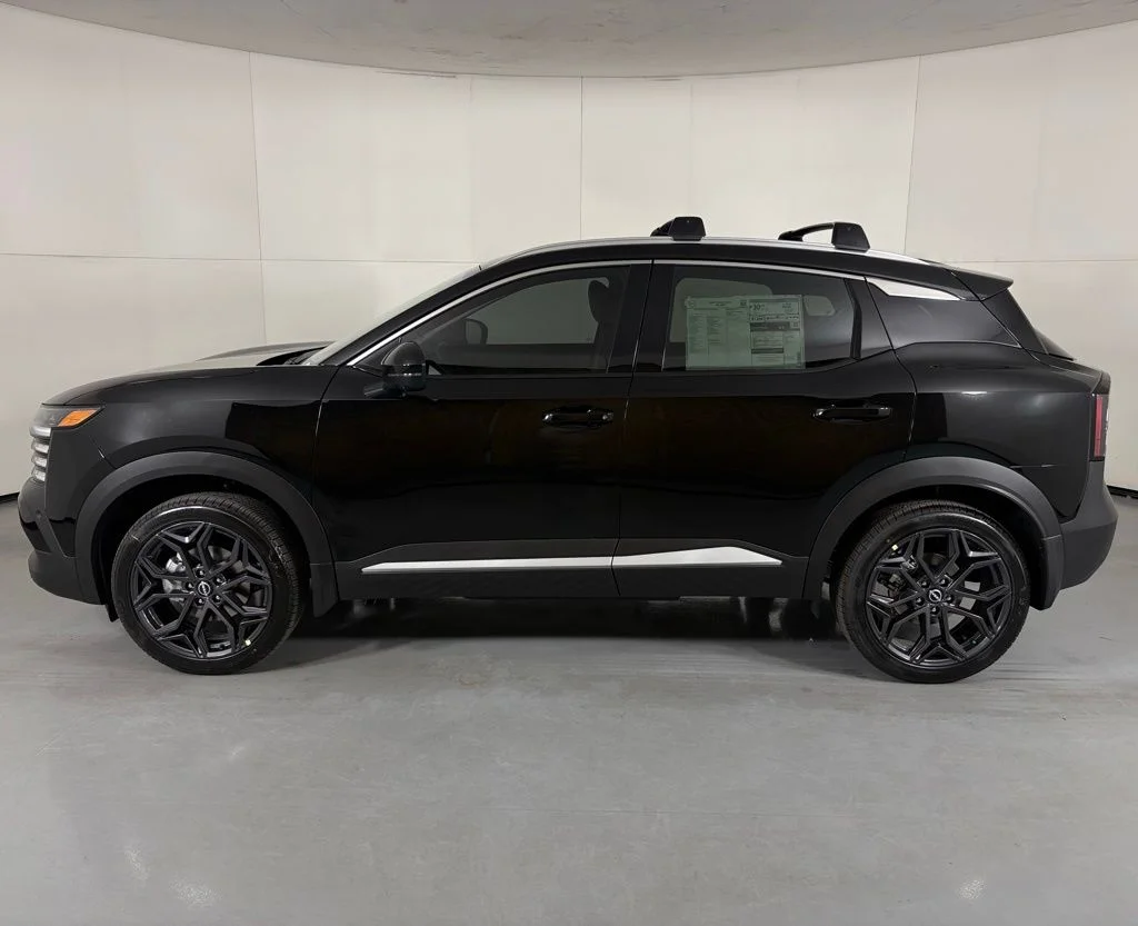 New 2026 Super Black Nissan SR image 5