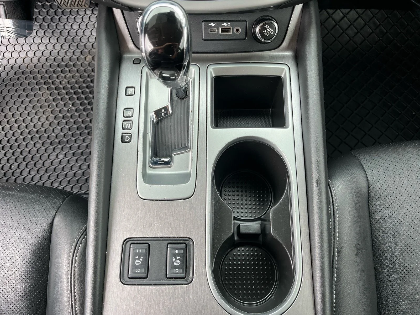 Used 2019 Pearl White Tricoat Nissan SL image 25