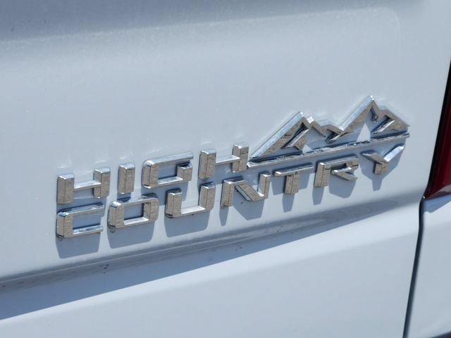 New 2026 Polar White Tricoat Chevrolet High Country image 12