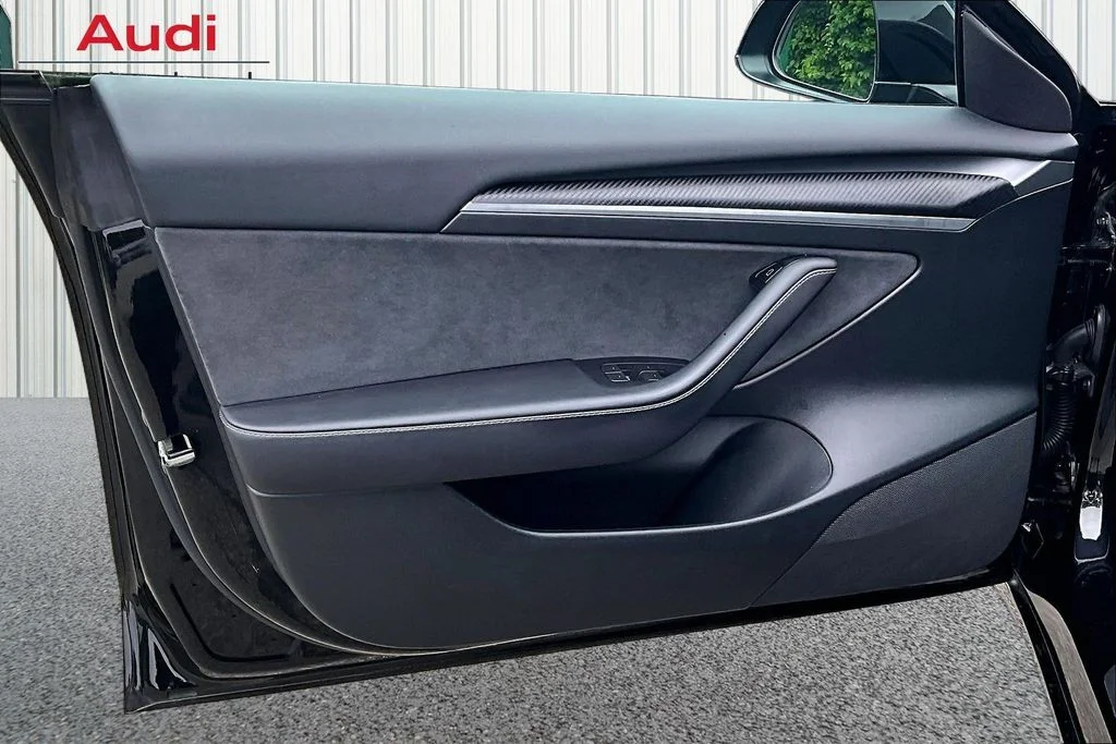Used 2023  Tesla Performance image 20