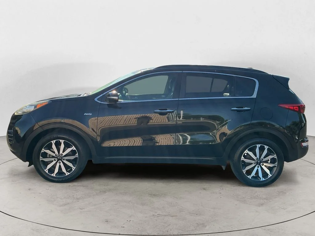 Used 2018 Red Kia EX image 8
