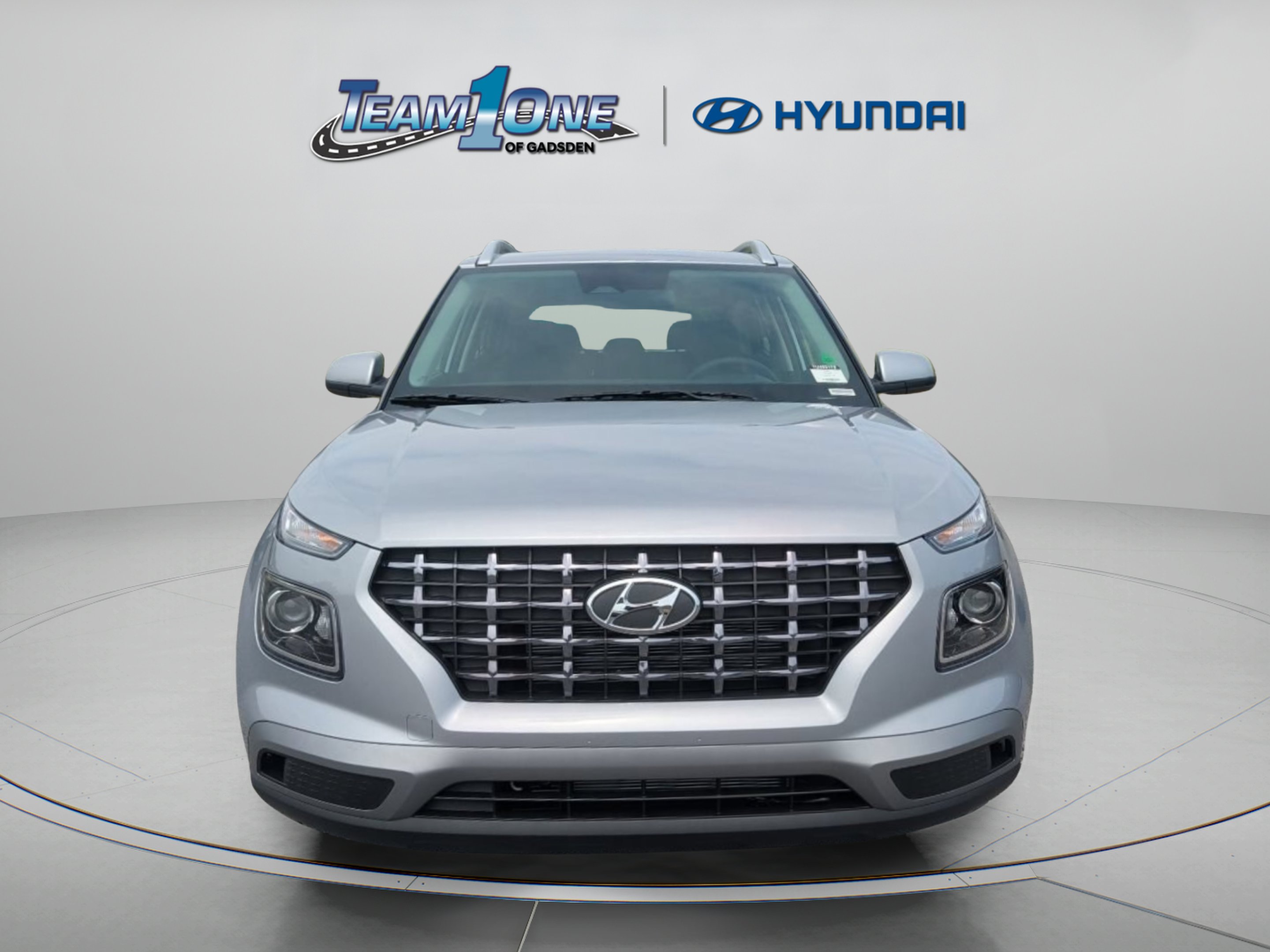 New 2026 Shimmering Silver Hyundai SEL image 2
