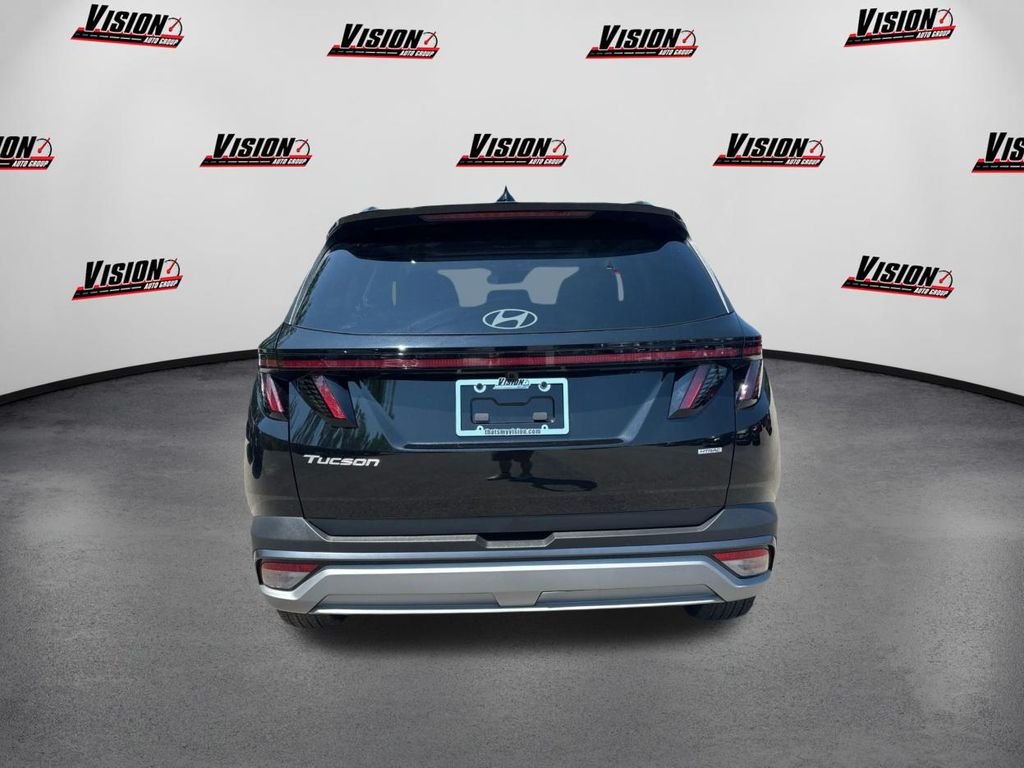 Used 2025 Black Hyundai SEL Convenience image 6