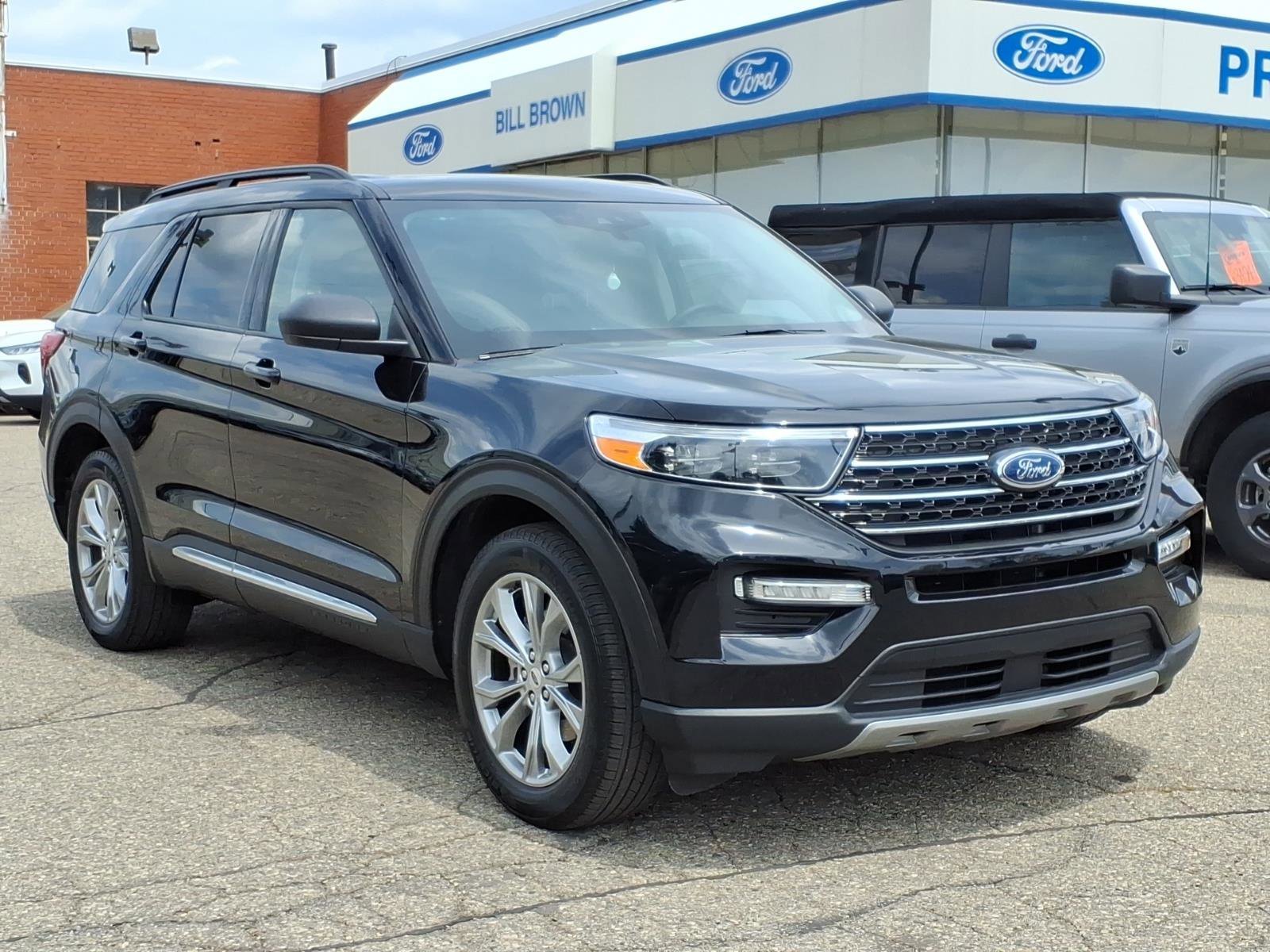 2023 Ford Explorer XLT 4WD's photo