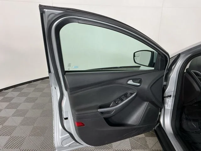 Used 2014 Silver Ford Titanium image 12