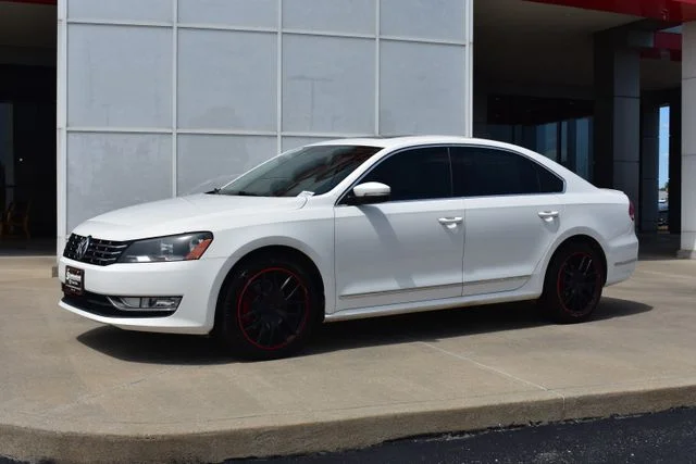 Used 2013 White Volkswagen TDI SEL Premium image 2