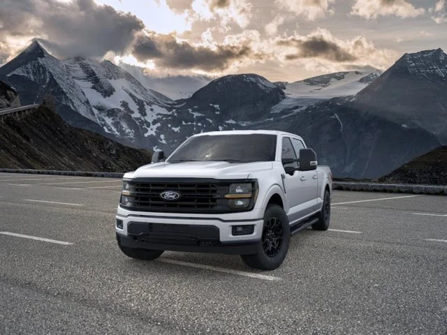 New 2026 Silver Metallic Ford XLT image 2
