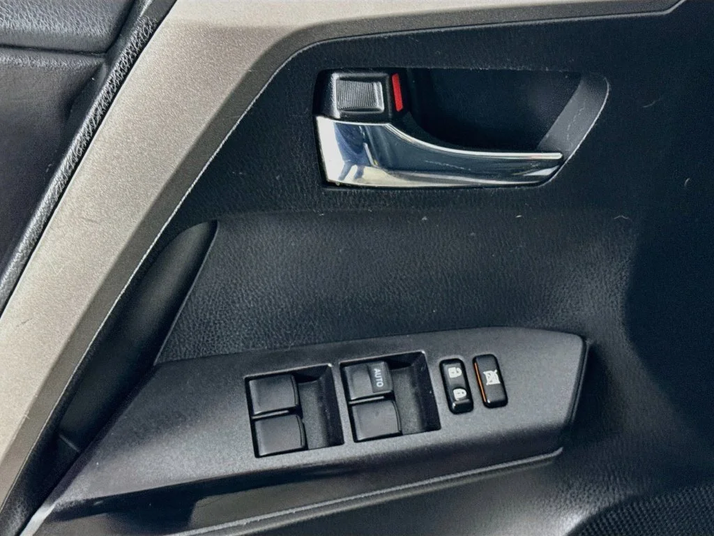 Used 2018 Black Sand Pearl Toyota XLE image 22