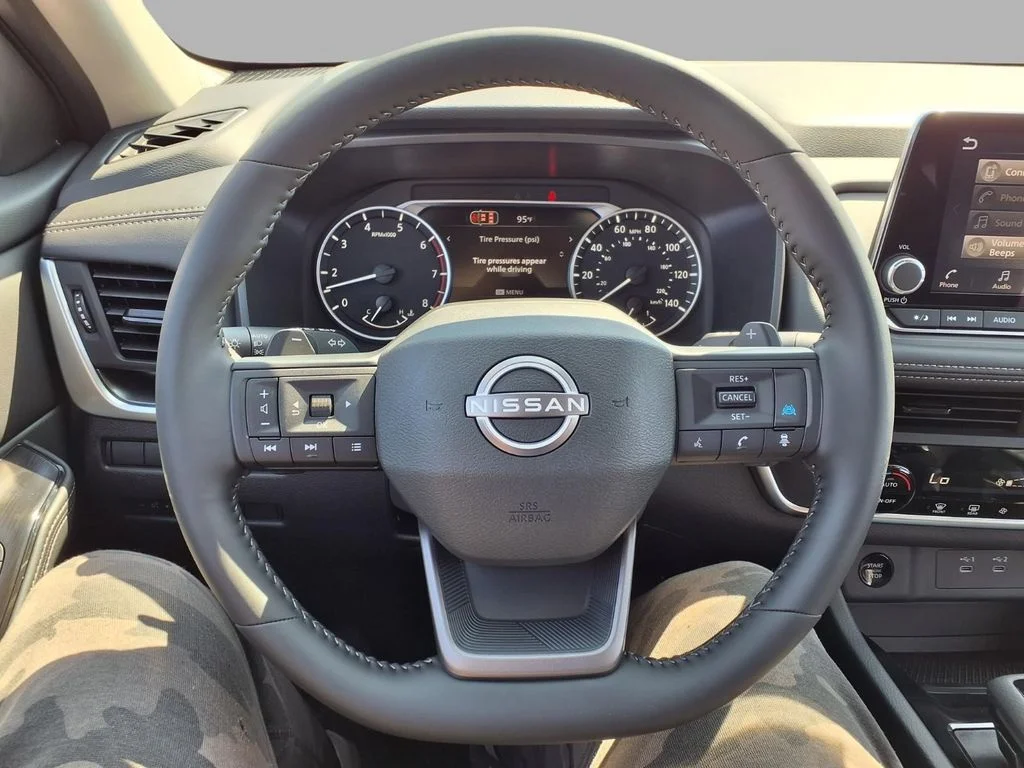 New 2026 Everest White Pearl TriCoat Nissan SV image 14