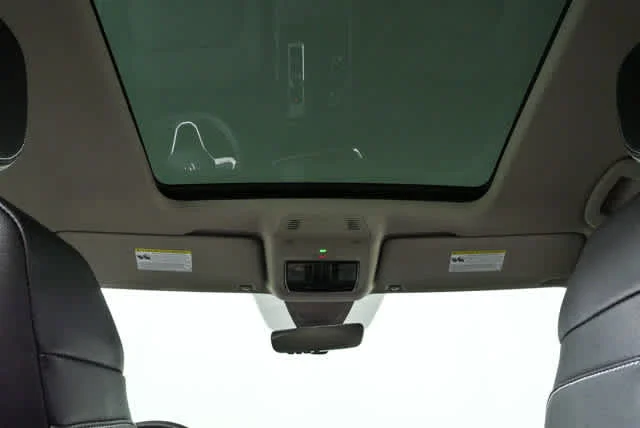New 2026 Pure Gray Volkswagen 2.0T SE w/Technology image 18