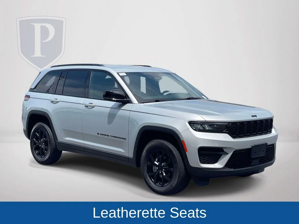 Used 2025 Silver Jeep Altitude image 2