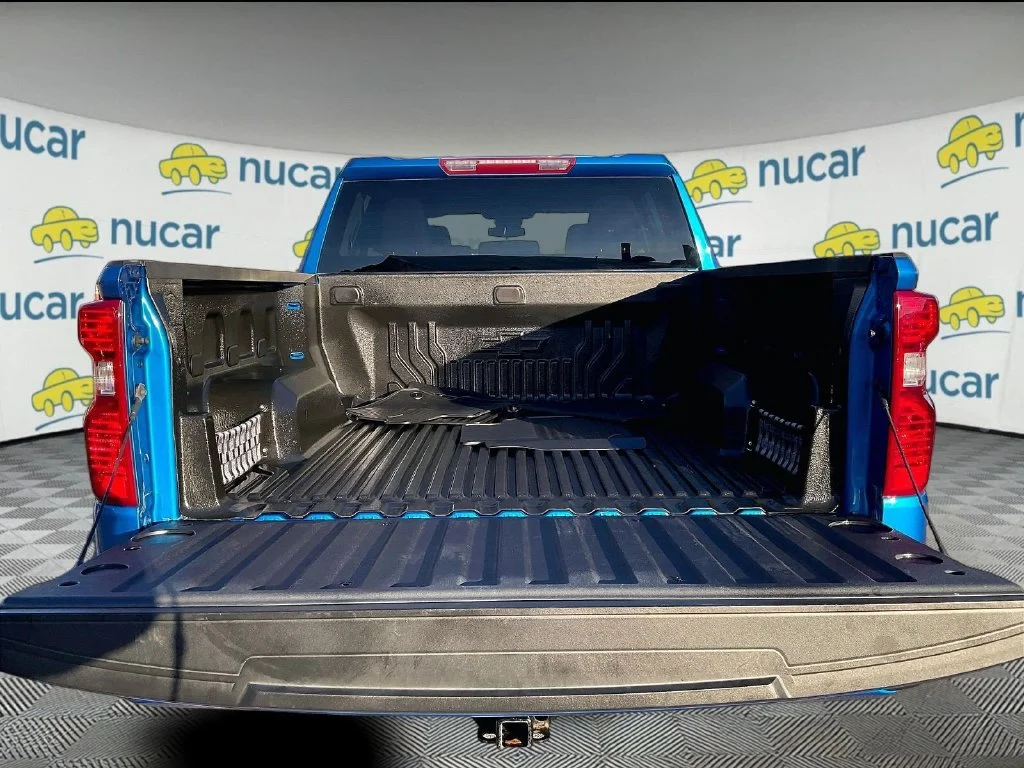 Used 2023 Blue Chevrolet Custom image 31