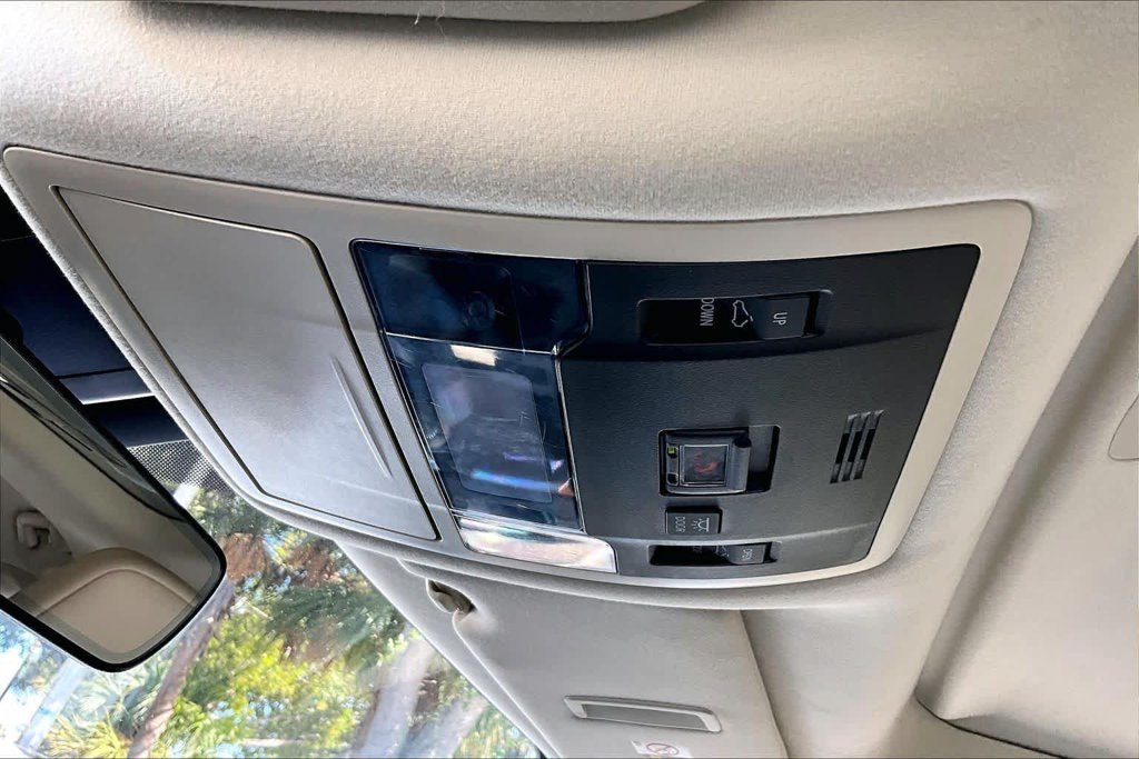 Used 2022 Black Lexus 350 image 32