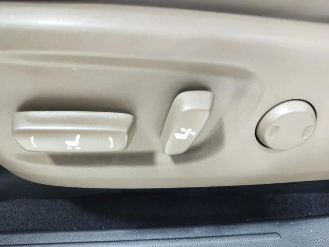 Used 2023 Silver Lexus 460 image 21