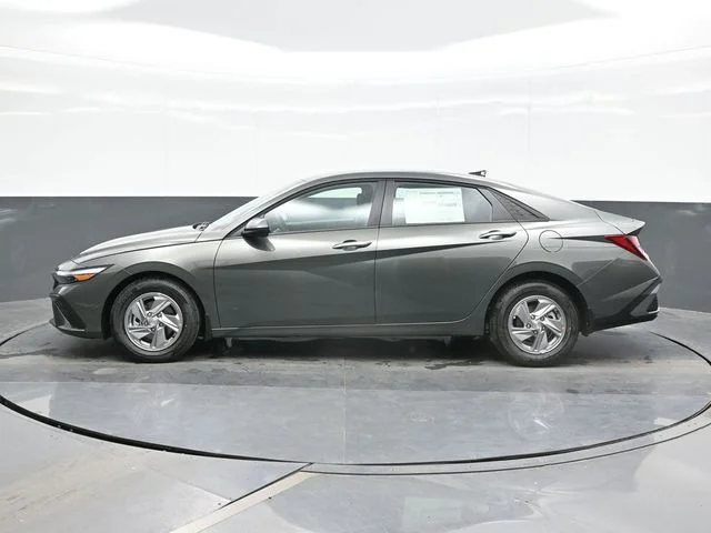 New 2026 Gray Hyundai SE image 4