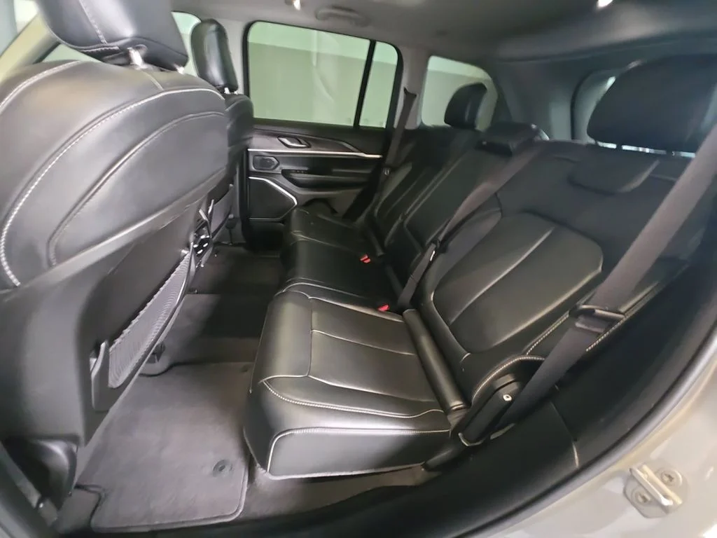 Used 2022 Silver Jeep Limited image 22