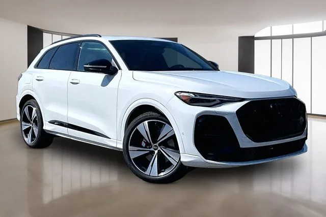 2025 Audi SQ5 Premium Plus's photo