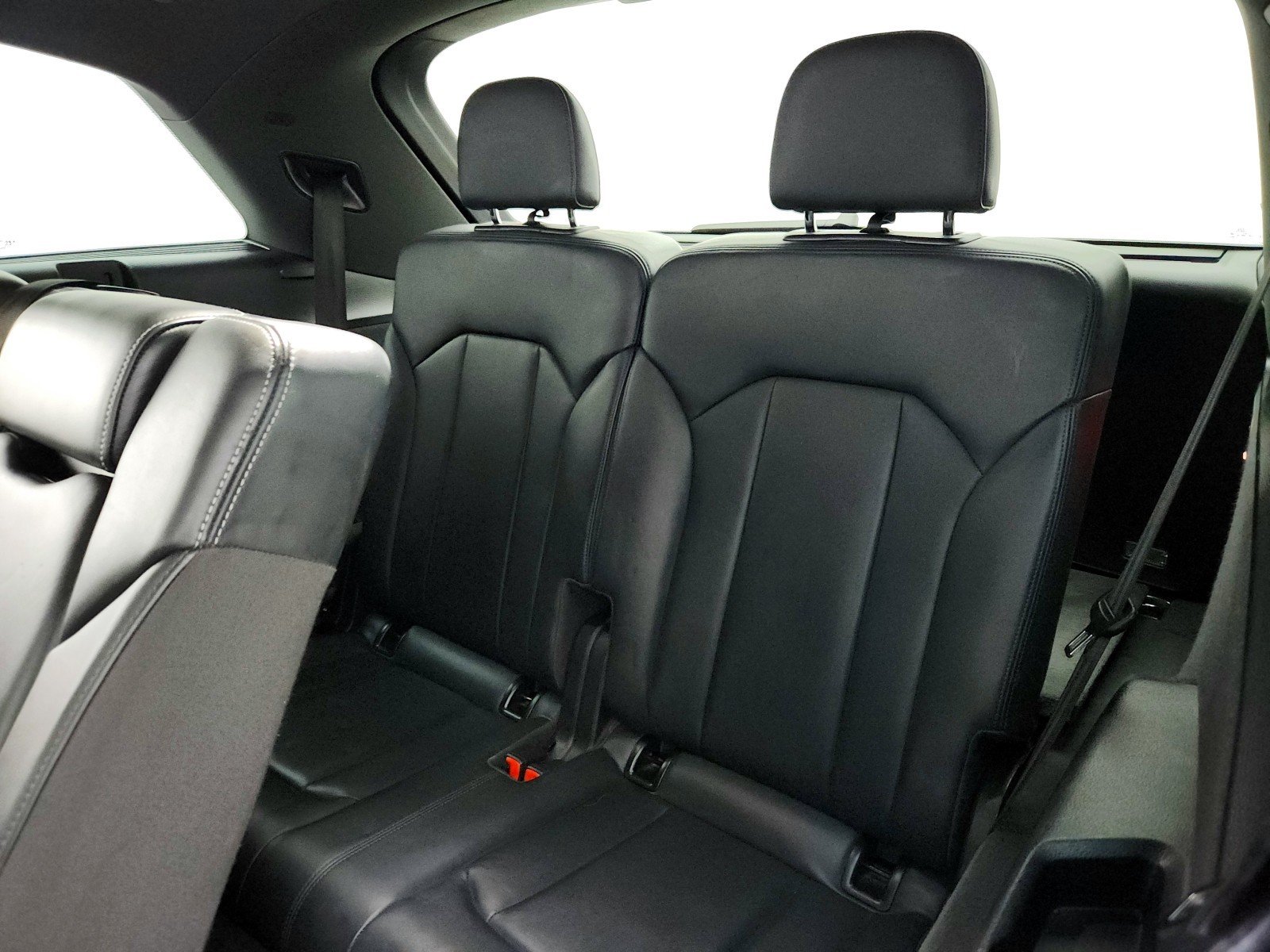 Used 2022 Mythos Black Metallic Audi Premium Plus image 33