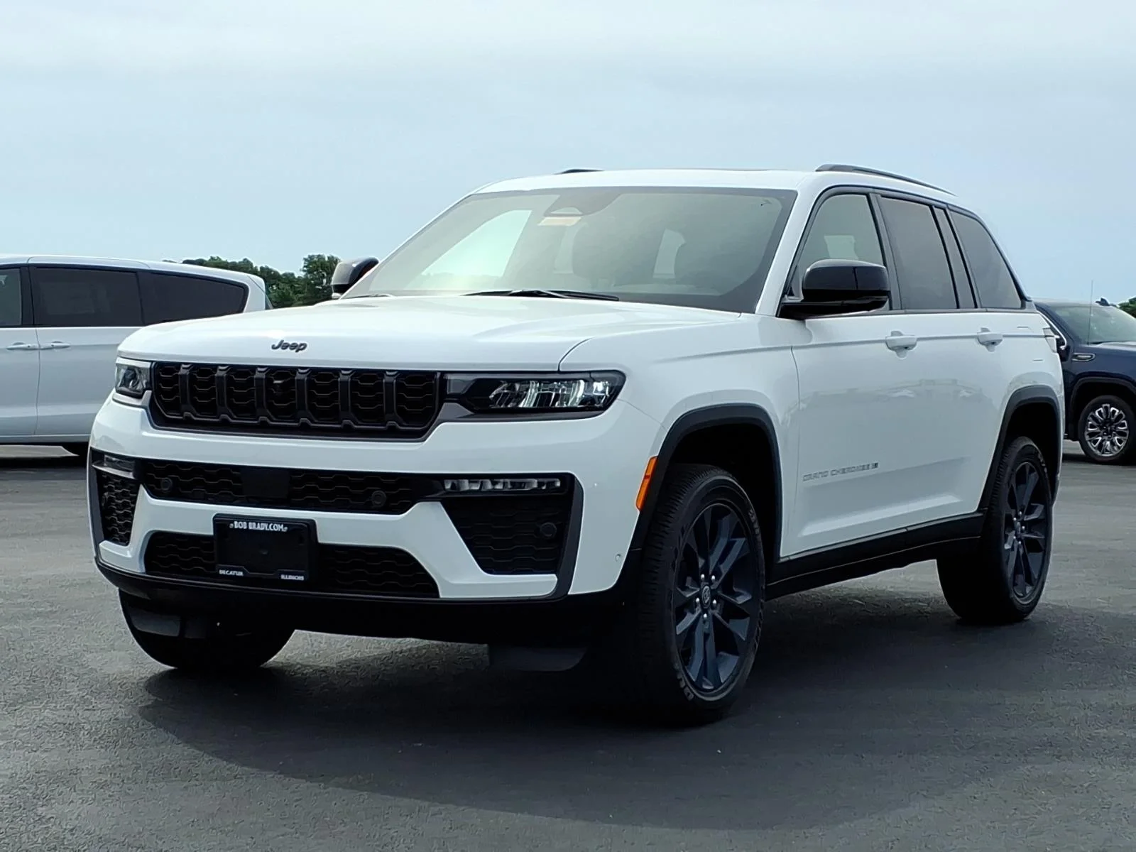 New 2026 Bright White Clear-Coat Exterior Paint Jeep 85th Anniversary Edition image 14