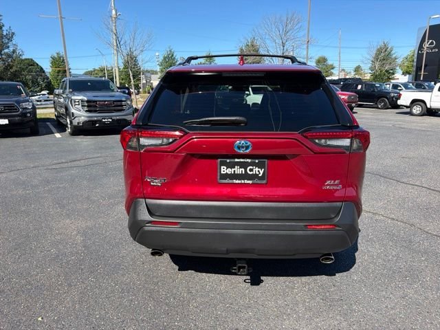 Used 2021 Pearl Toyota XLE image 5