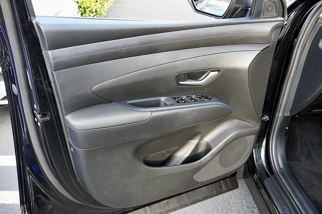 Used 2025 Black Hyundai SE image 22