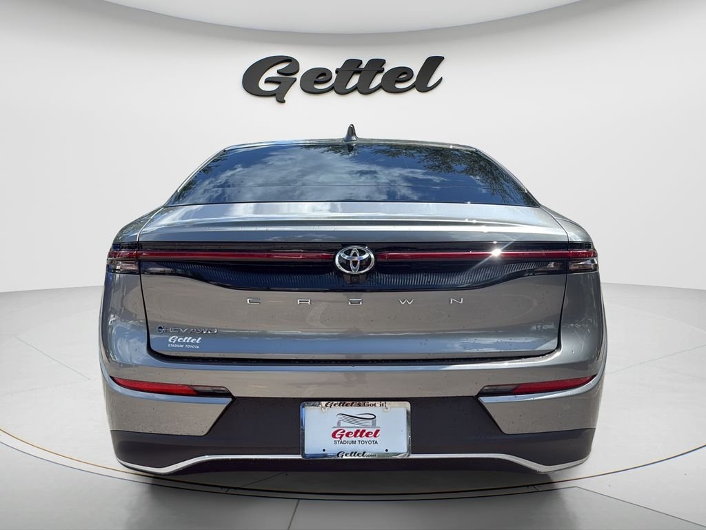 2024 Toyota Crown XLE - Photo 6