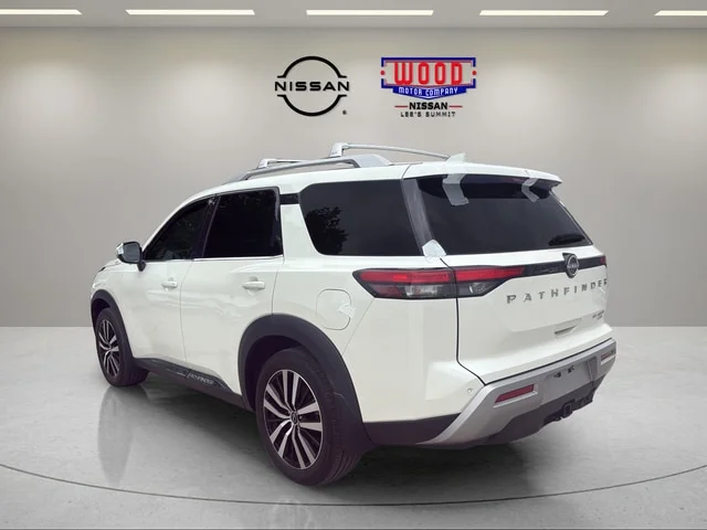 Used 2023 Pearl White Tricoat Nissan Platinum image 4