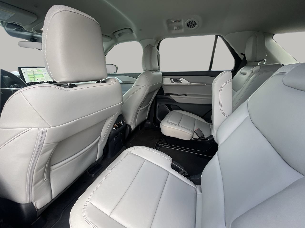 New 2026 Star White Metallic Tri-Coat Ford Active image 15