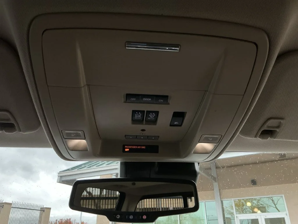 Used 2017 WHITE FROST TRICOAT GMC Denali image 36