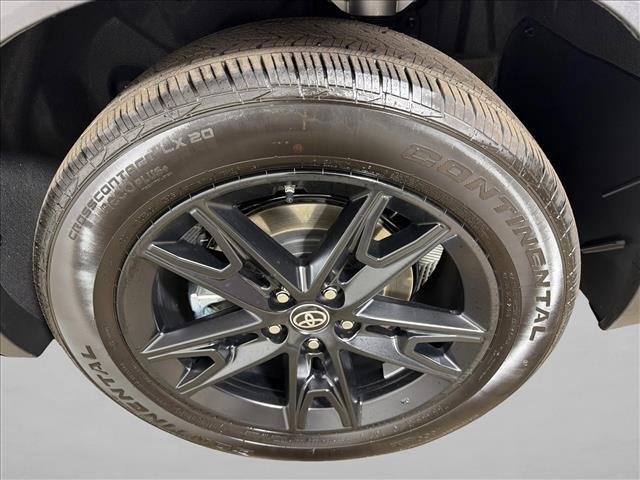Certified Used 2026 WIND CHILL PEARL Toyota  image 21