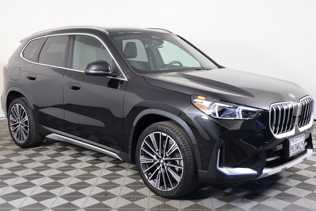 Used 2025 Black BMW xDrive28i image 3