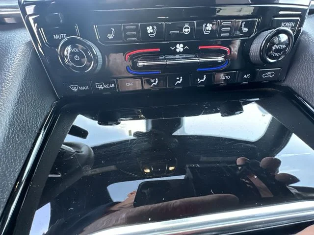 Used 2023 White Jeep Overland image 19